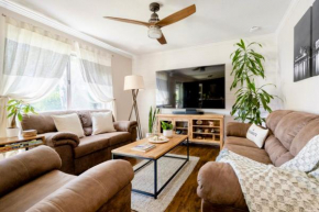 Smart Home • Full Kitchen • HBO • W/D • Music Lover’s Dream